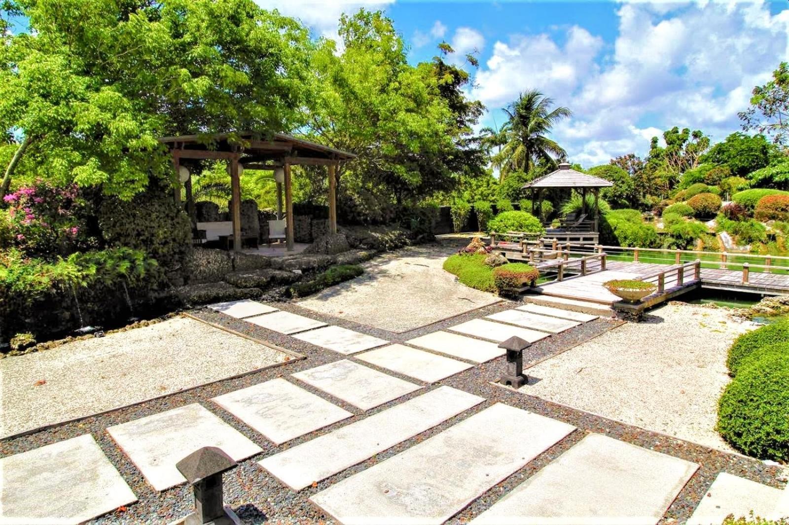 Villa Magical Wonderkoi House In A Japanese Koi Garden Miami Exterior foto