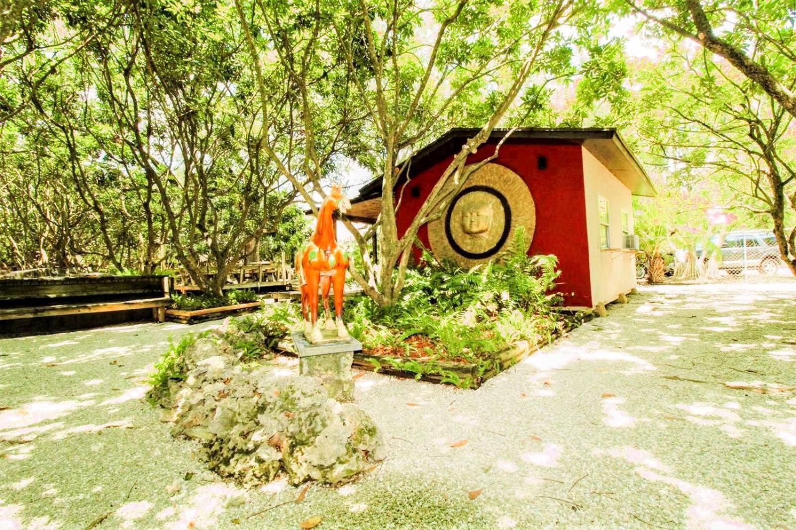 Villa Magical Wonderkoi House In A Japanese Koi Garden Miami Exterior foto