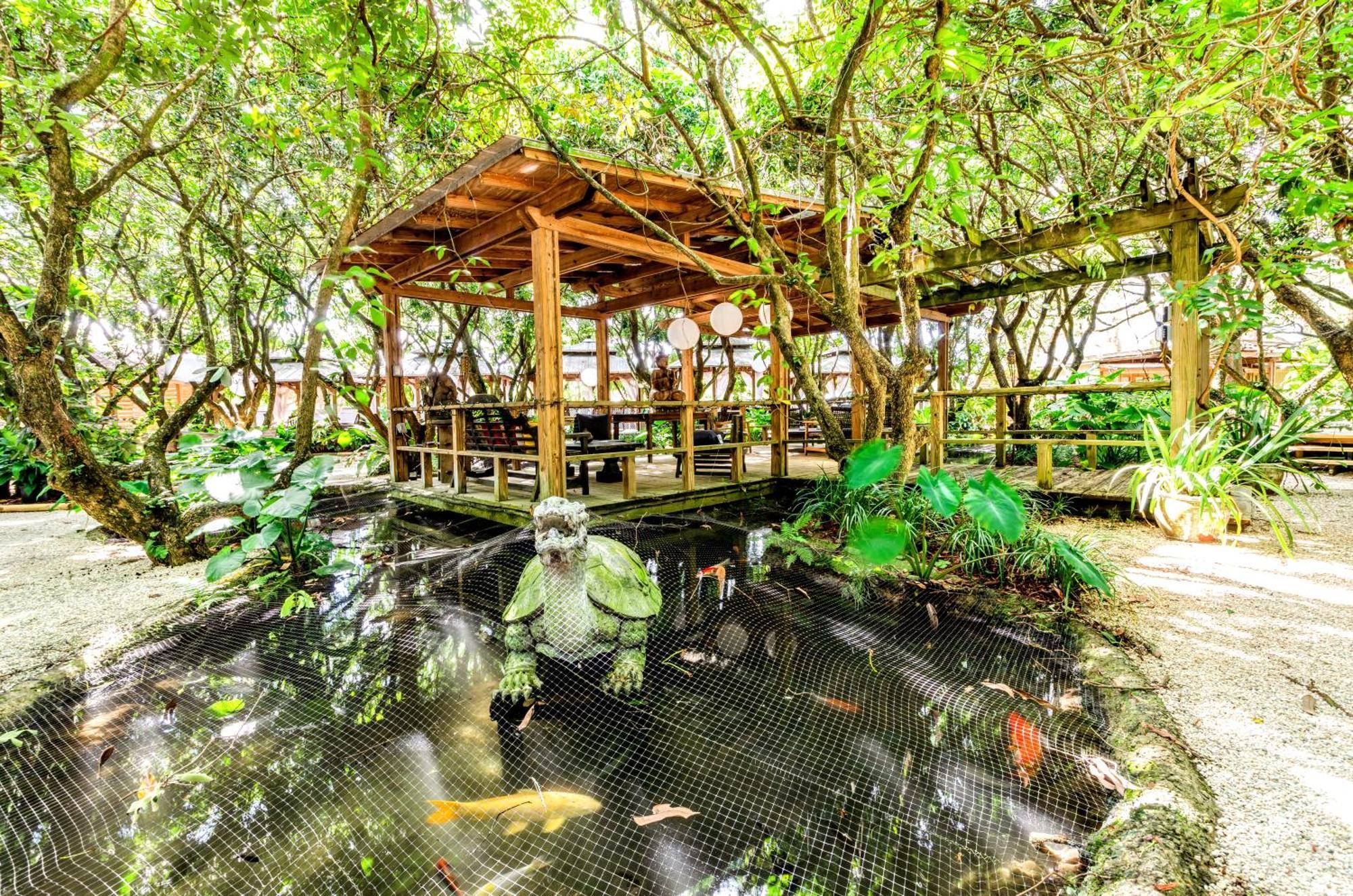 Villa Magical Wonderkoi House In A Japanese Koi Garden Miami Exterior foto